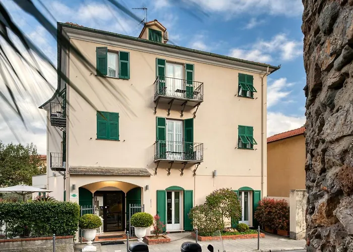 Hotel Alle Vecchie Mura 2*